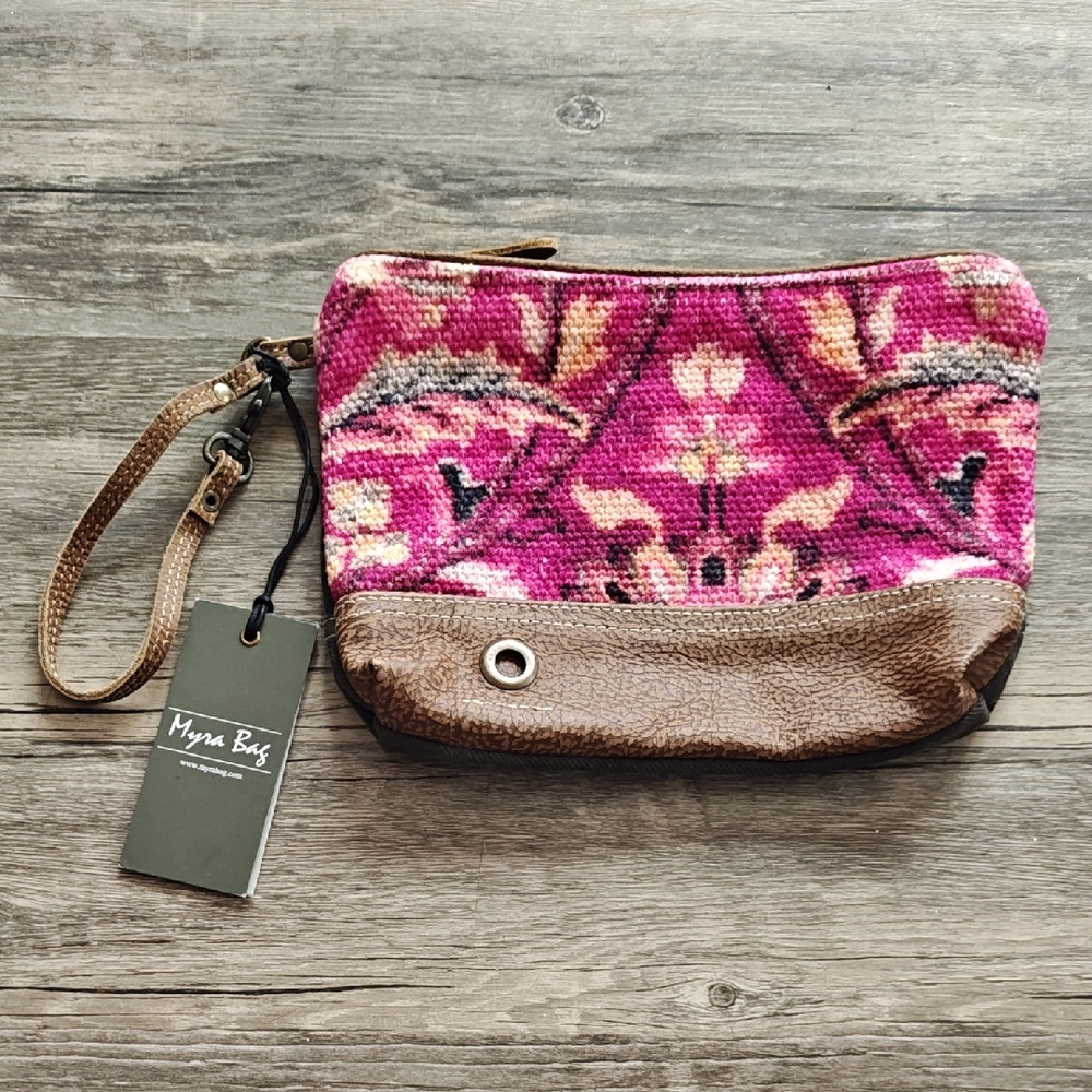 NWT Myra Matchless Pouch
